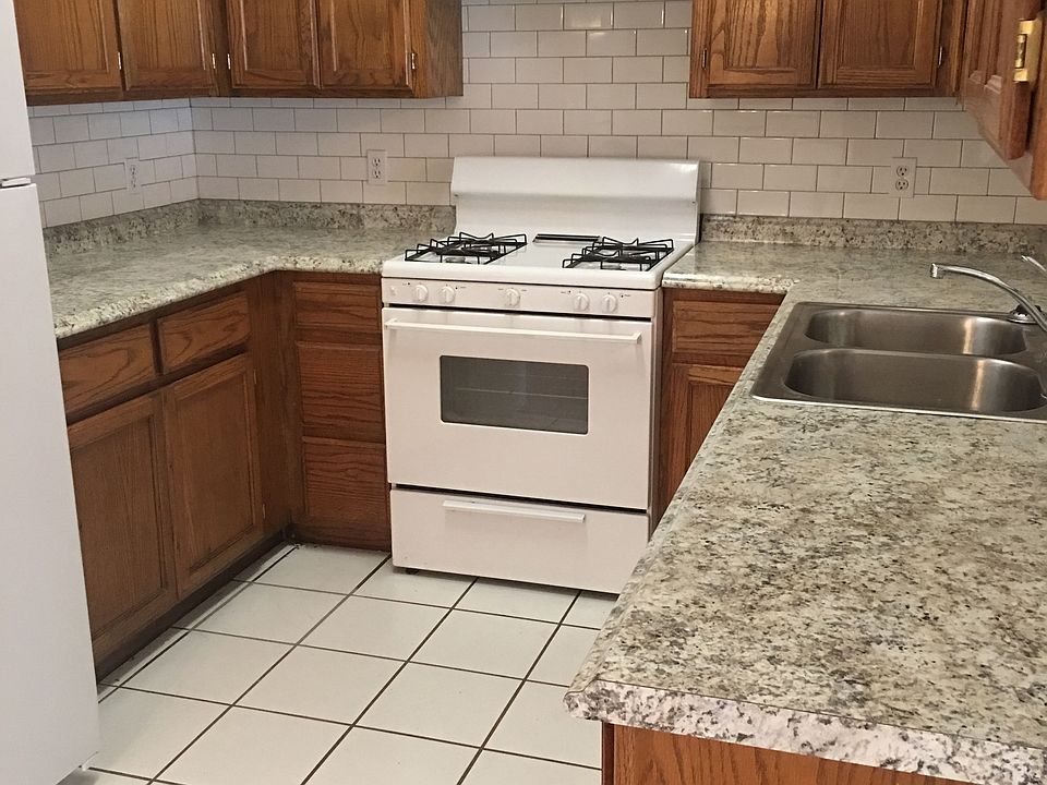 2nd image of 2623 Shoreridge Ave