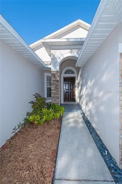 3 bed, 1869 sqft, $2,250 — Photo 2