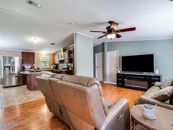 4th image of 104 Garnie Ln