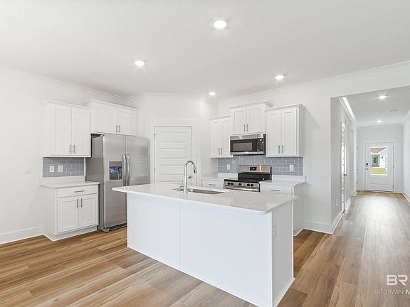 4th image of 449 Parkerman Ave