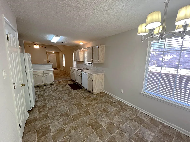 1168 Clear Creek Rd — Photo 5
