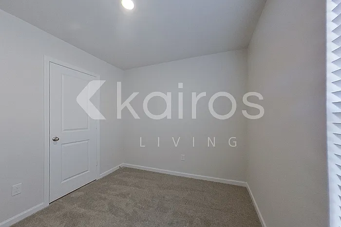 2129 Banyon Cir — Photo 11