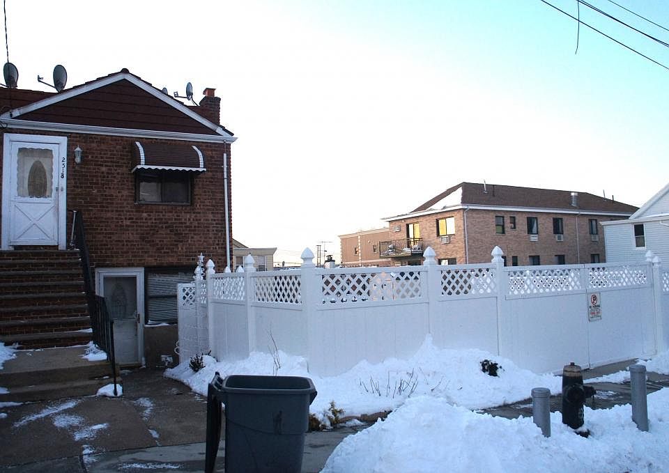 1st image of 2518 123rd St #2