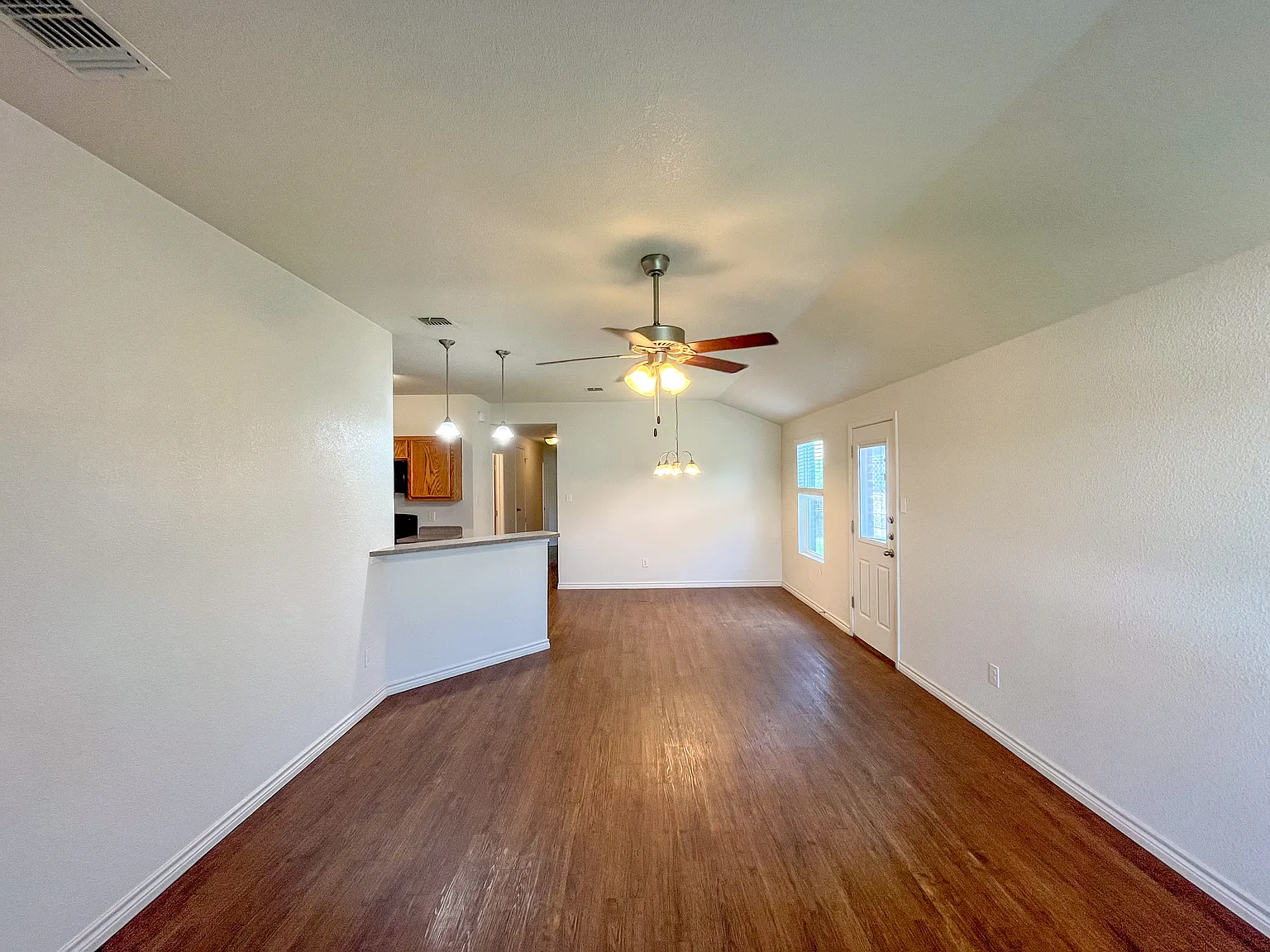 3 bed, 1135 sqft, $1,145 — Photo 4
