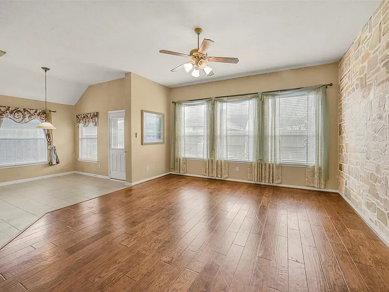 18930 Magnolia Arbor Ln — Photo 5