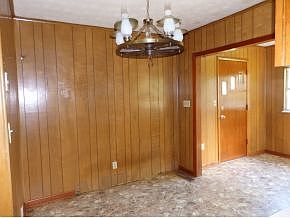 5th image of 387 Winfrey Way