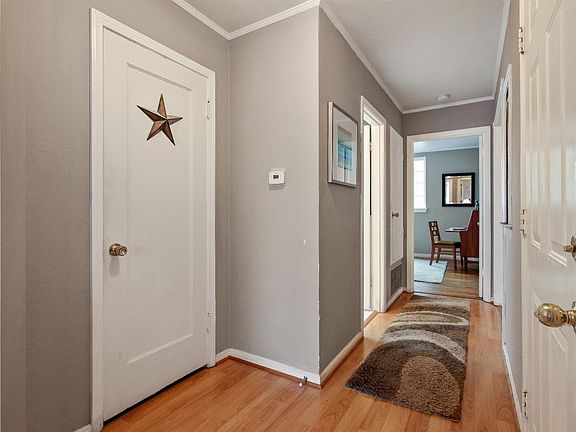 5th image of 17 Alexander Ave