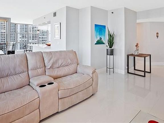 5th image of 3600 Mystic Pointe Dr APT 1212
