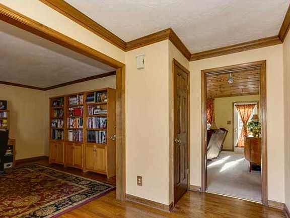 5th image of 5244 Windsor Ln