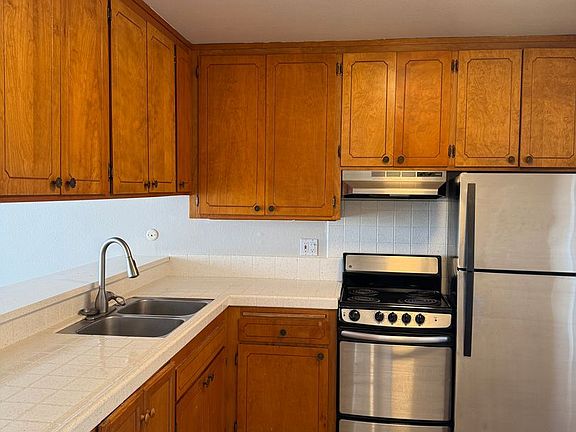 4th image of 1966 Hornblend St APT 4