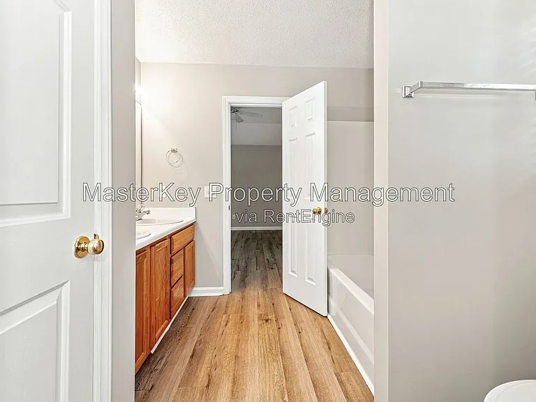 201 Harvester Dr — Photo 13
