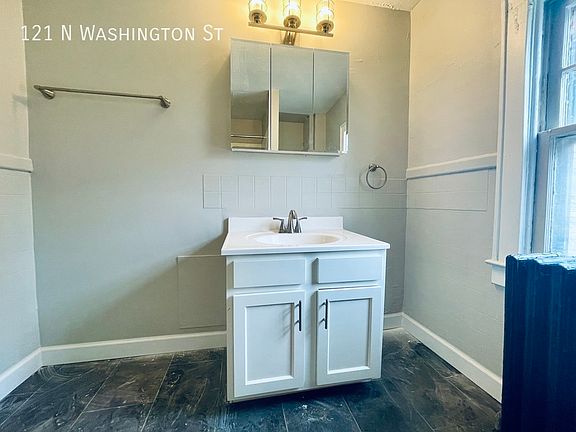 5th image of 121 N Washington St #T