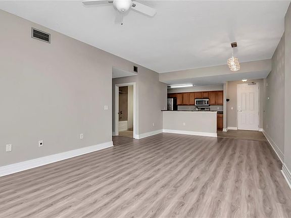 4th image of 1108 N Franklin St Unit 503