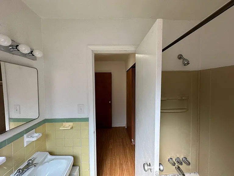5424 Fifth Ave — Photo 102