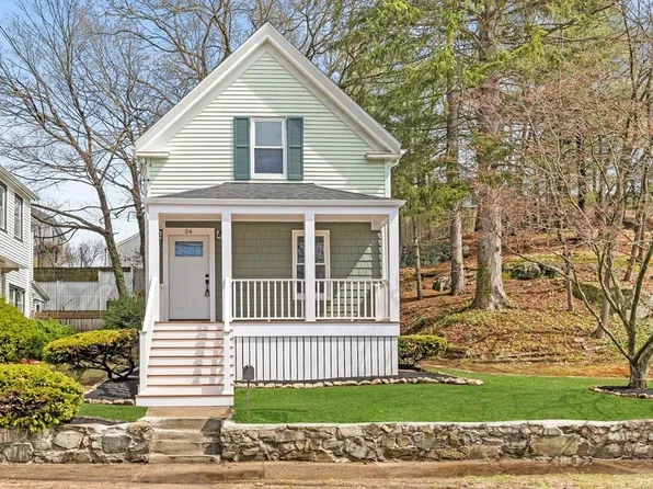 54 Pine St, Wakefield, MA 01880