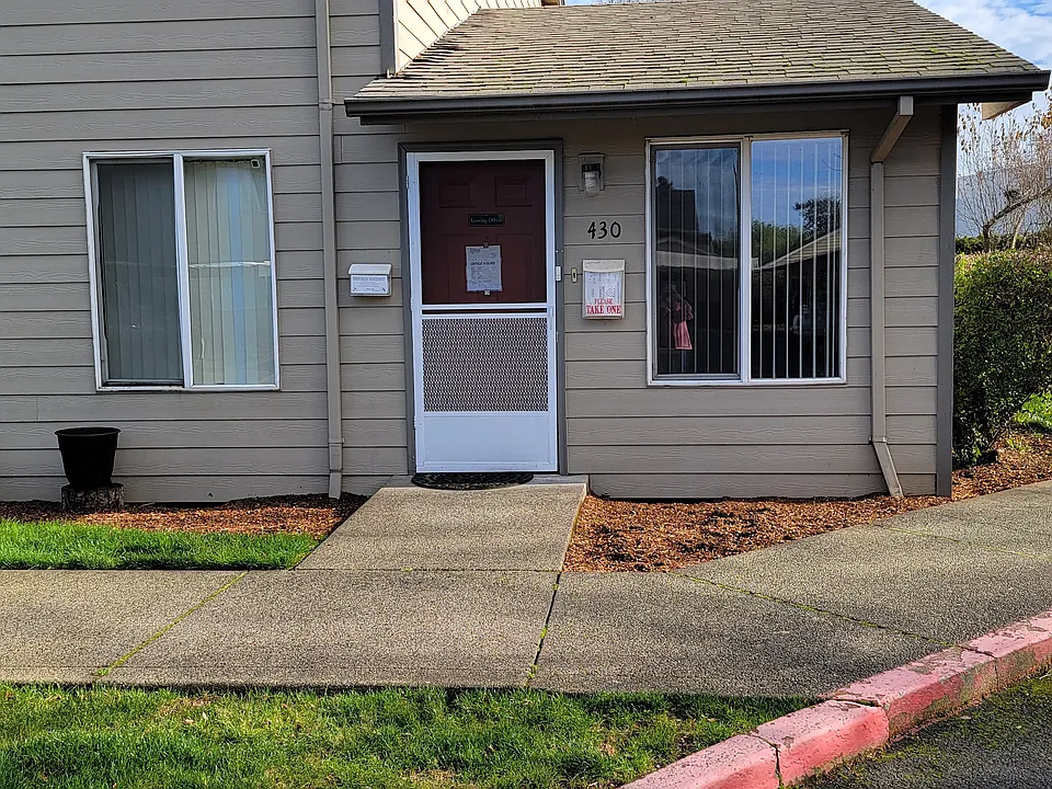 Brittany Crossing Apartments