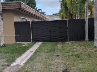 633 NW 1st St, Florida City, FL 33034