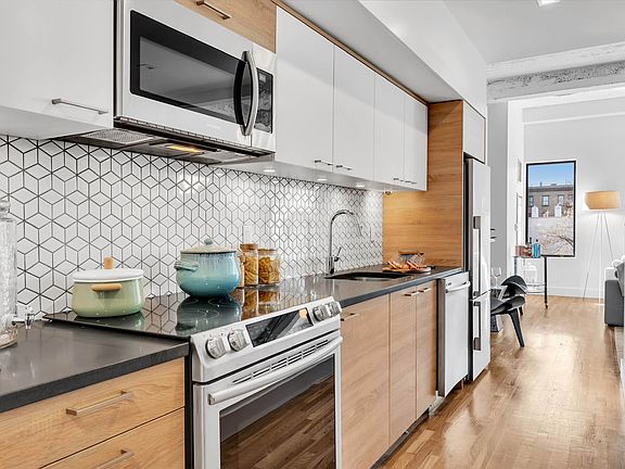 2nd image of 515 Ocean Ave #4AI