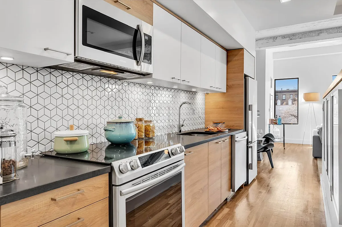 Building Photo - 515 Ocean Ave #4AI