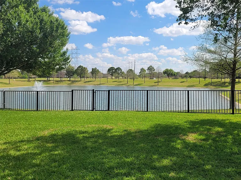 13804 Rose Bay Ct — Photo 3