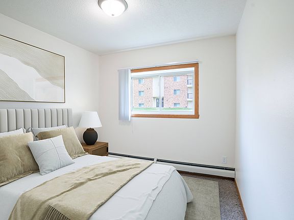 Grand Forks, ND Columbia West Apartments | 3175A | Bedroom