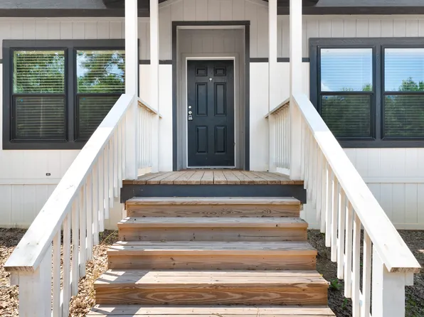 211 3900th Rd, Pittsburg, TX 75686