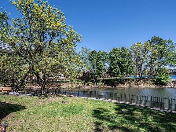 4th image of 12504 Crick Hollow Ct
