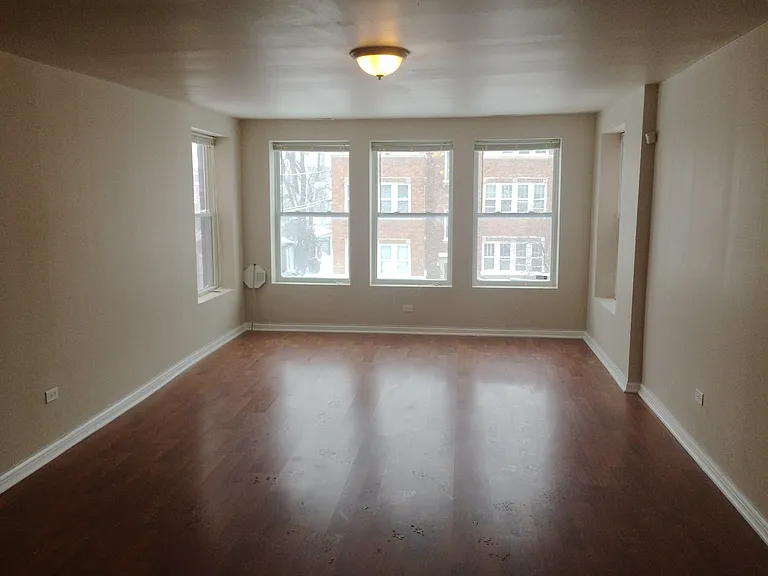 1641 W 77th St #2 — Photo 7