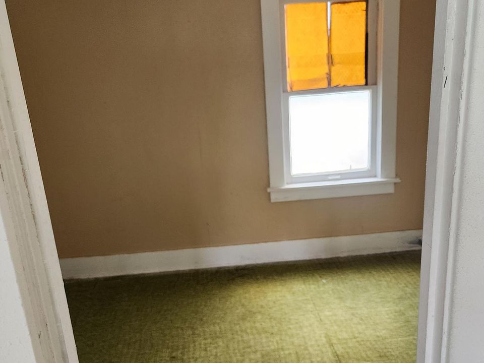 1st image of 115 NE Brace St