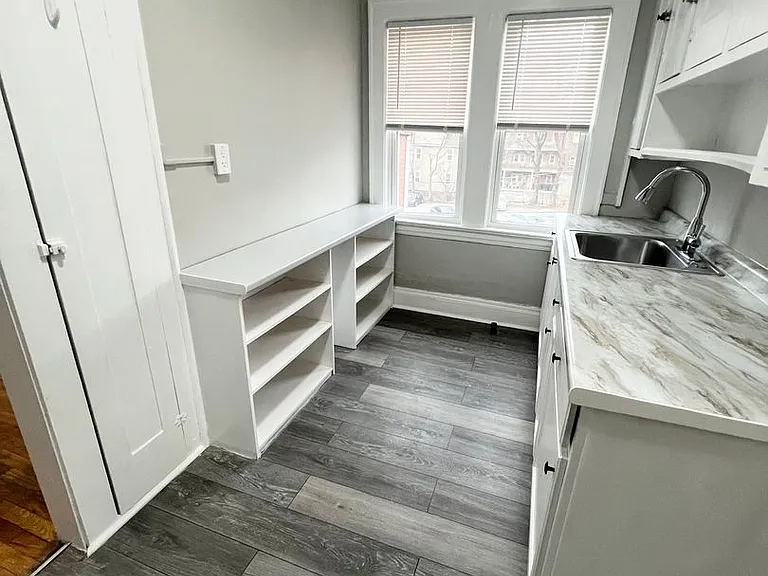 2704 Mayfield Road — Photo 4