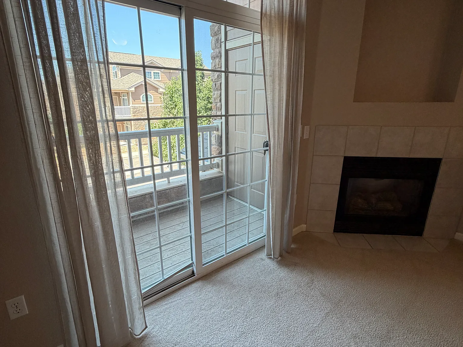 7440 S Blackhawk St — Photo 4