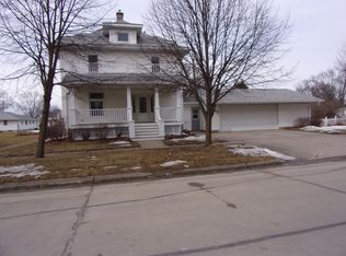 323 Goodell Ave, Readlyn, IA 50668