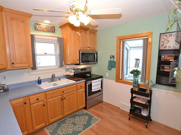 3rd image of 514 S Oak Park Ct