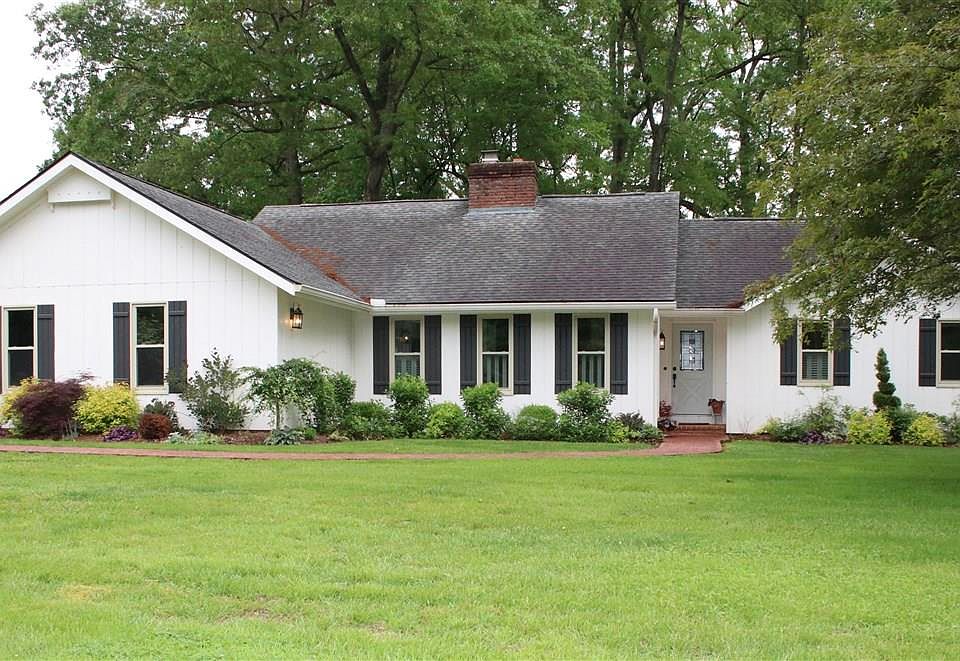 1st image of 108 Wellington Park