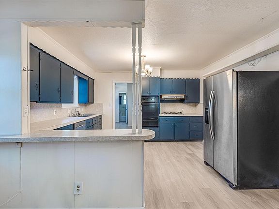 2nd image of 921 Evans St #921