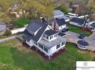 8001 Keystone Dr, Omaha, NE 68134