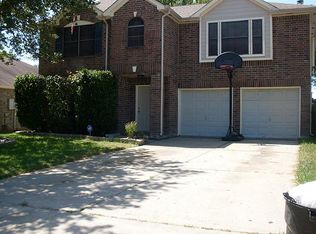 606 Oak Briar Dr, Kemah, TX 77565
