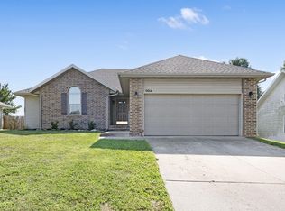 5014 N 9th St, Ozark, MO 65721