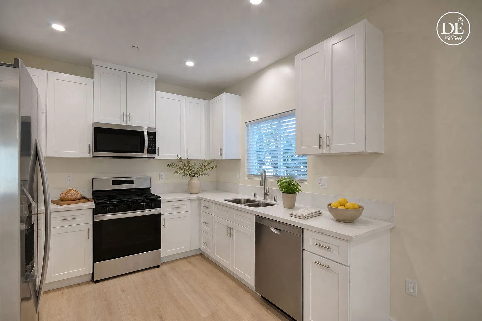 3 bed, 2.5 bath, 1200 sqft, $3,700 — Photo 3