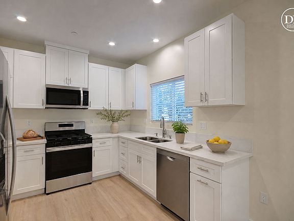 3rd image of 14819 Tupper St