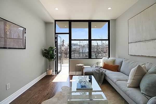 1st image of 948 Herkimer St #2R