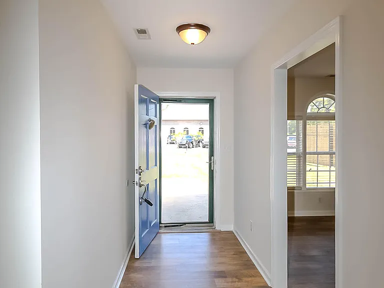 3503 Mandy Ln — Photo 3