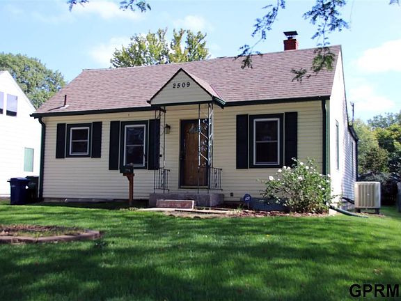 2nd image of 2509 Franklin St