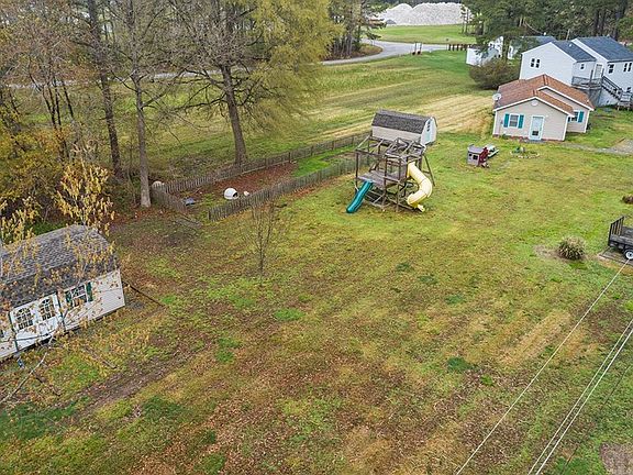 3rd image of 36 Shore Ln