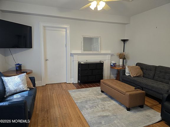 4th image of 215 Elberon Blvd