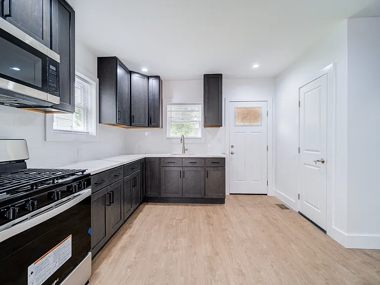 470 Delaware Ave #1L — Photo 8