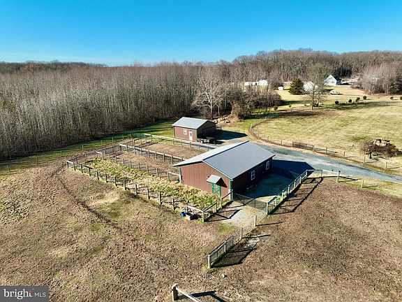 4th image of 240 Randalia Rd