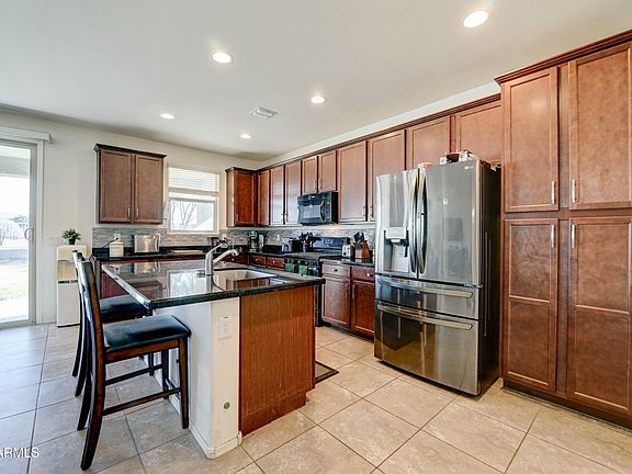 4th image of 35587 N DONOVAN Drive