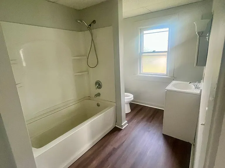 1621 Ohio Ave NE — Photo 6