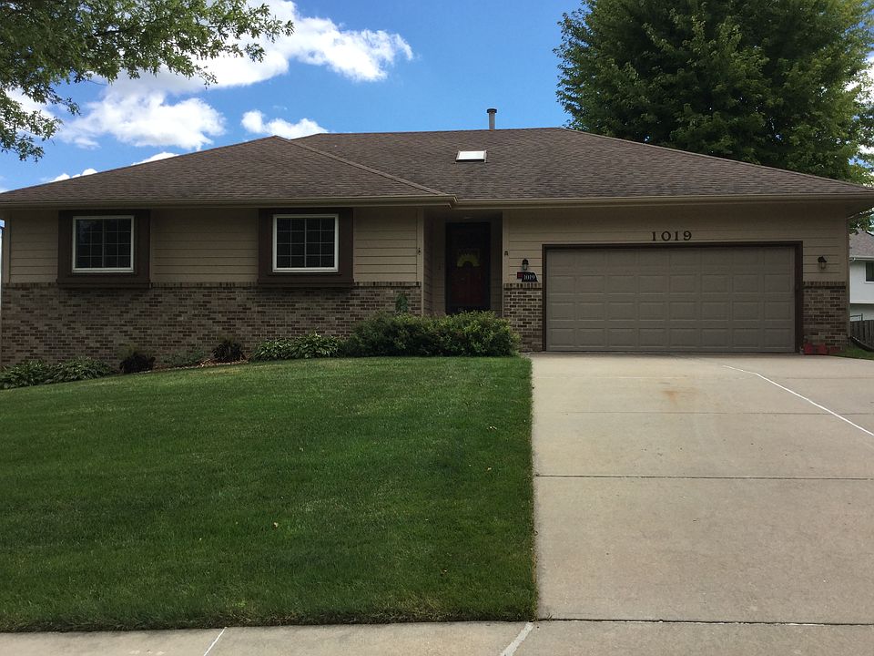 1st image of 1019 Hogan Dr